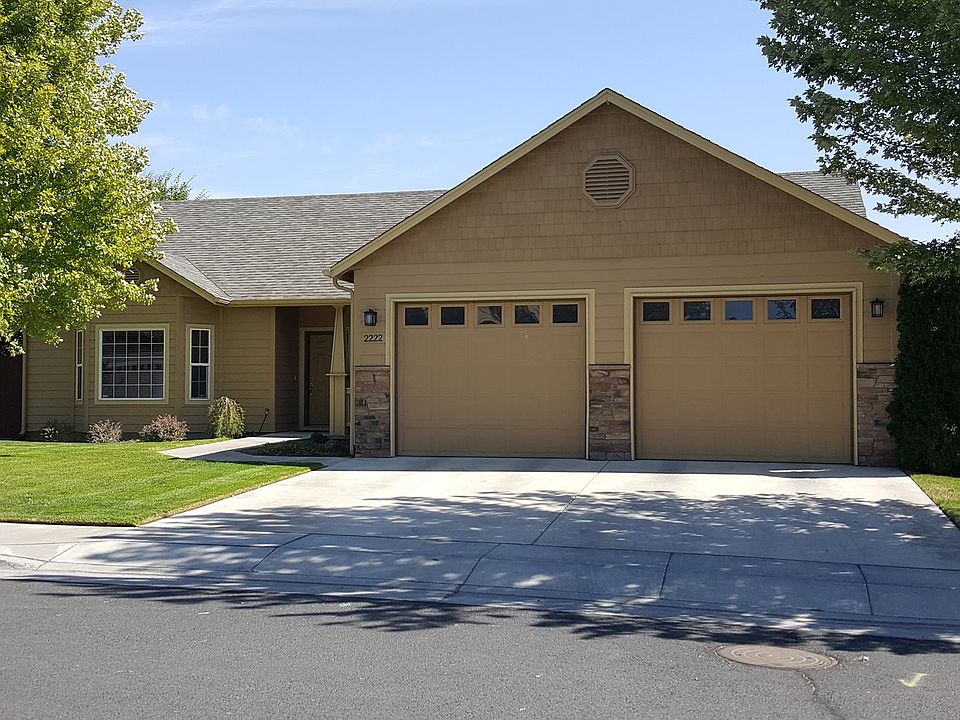 1st image of 2222 NW Dusk Dr