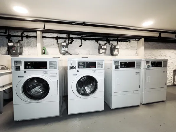 411 Manhattan Avenue image 8 of 9