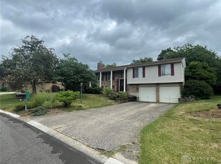 300 Shawnee Trl, Dayton, OH 45458