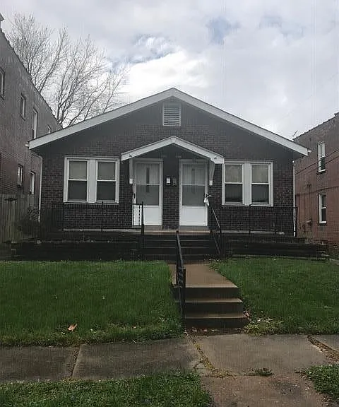 6830 Waldemar Ave #B — Photo 1