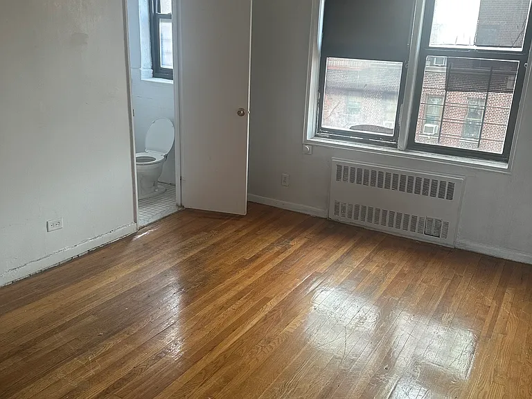 2774 Marion Ave — Photo 8