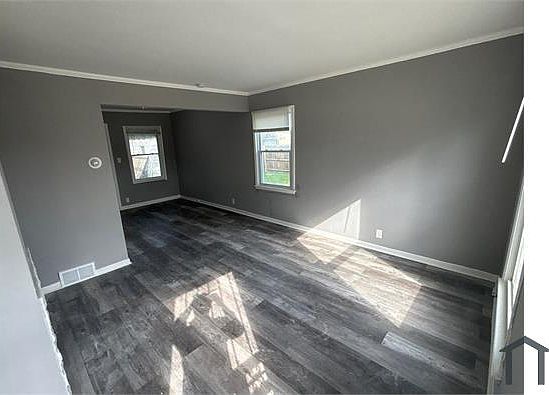 3rd image of 16887 Evergreen Rd