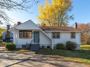 34 Locust St, Burlington, MA 01803