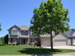 1925 Renaissance Ct, Green Bay, WI 54313