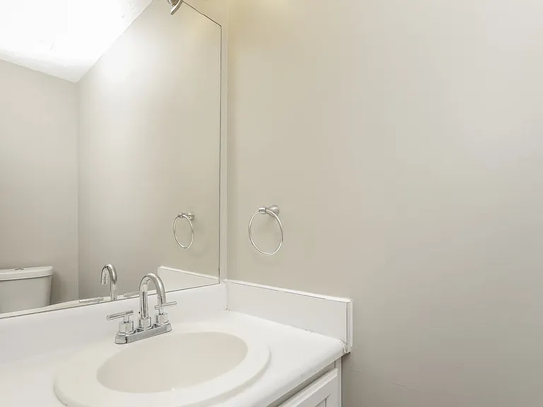 7205 Bridgeport Ct — Photo 16