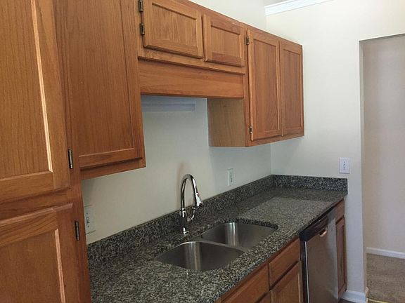 3rd image of 255 W Pheasant Hill Dr