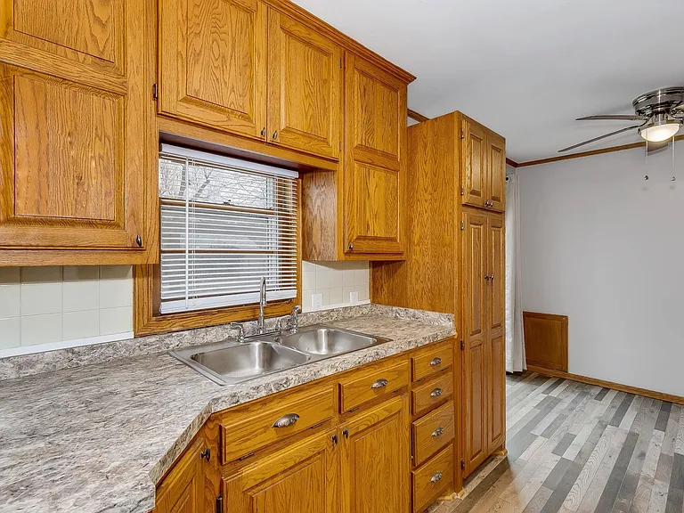 2226 S Green St — Photo 5
