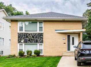 4911 Spencer Ave, Lisle, IL 60532