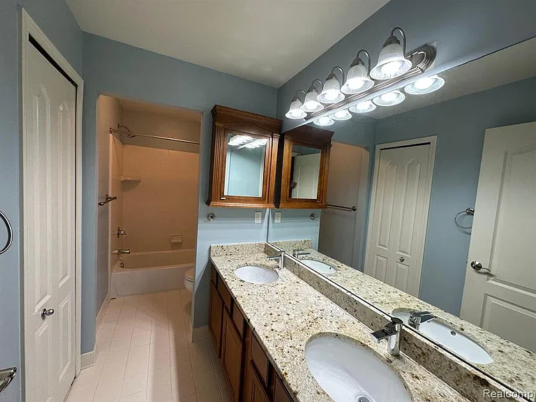 16491 Mulberry Way — Photo 37