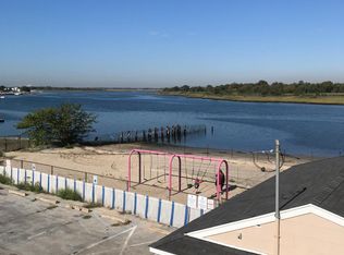 9 Beach Walk APT 5, Island Park, NY 11558