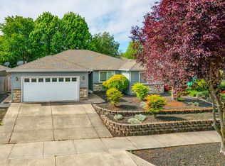 921 Birmingham St, Medford, OR 97501