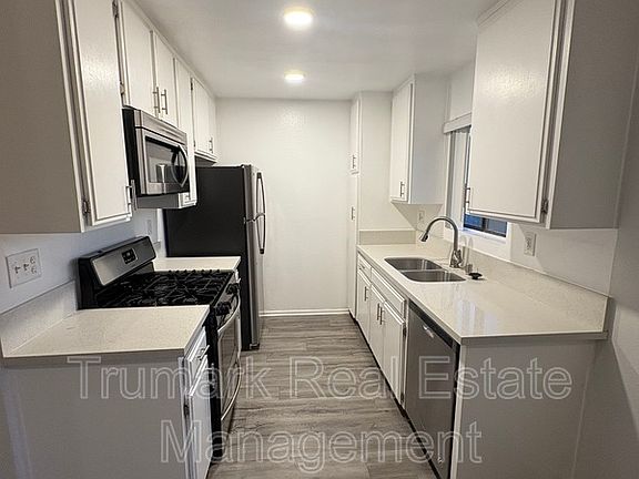 2nd image of 701 N Hollywood Way #114