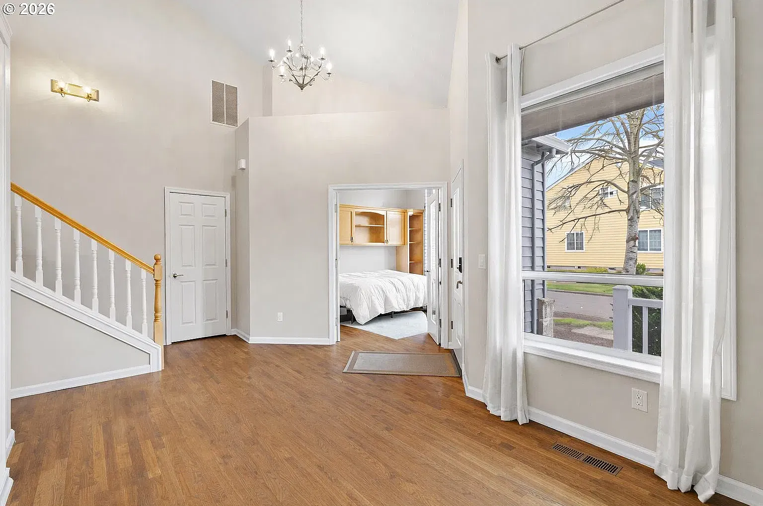 5 bed, 2.5 bath, 2576 sqft, $3,750 — Photo 3
