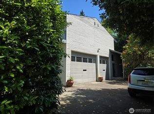 3246 72nd Pl SE, Mercer Island, WA 98040