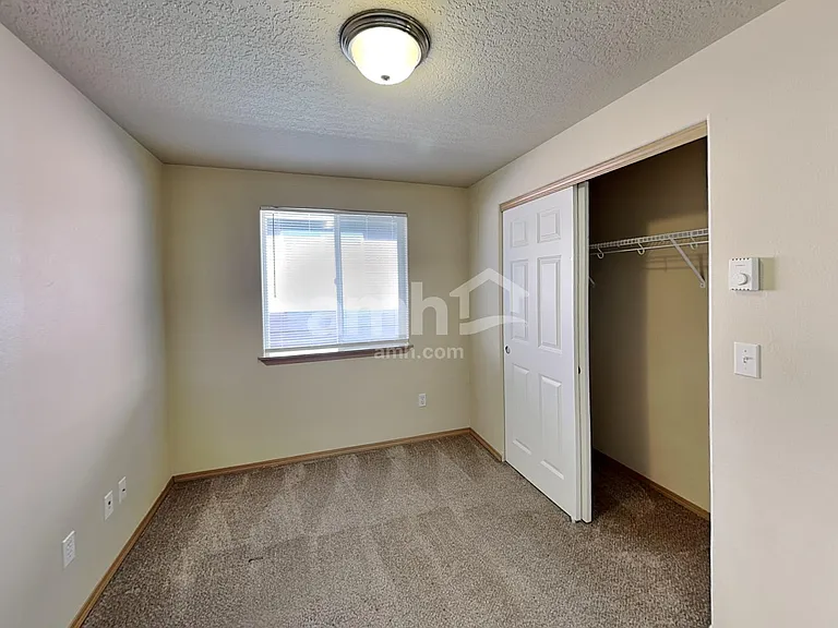 467 Whitney Dr — Photo 13