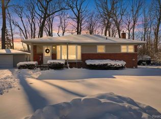 523 Tilmor Dr, Waterford, MI 48328