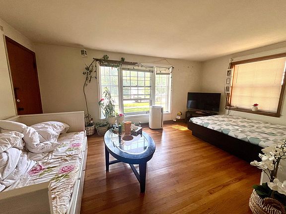 3rd image of 4302 N Wilson Dr APT 1