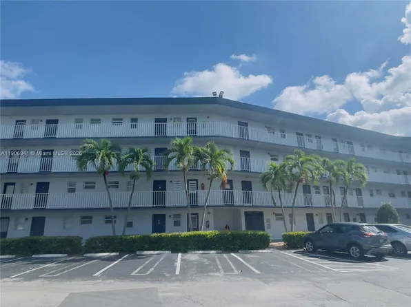 443 NE 195th St APT 338, Miami, FL 33179