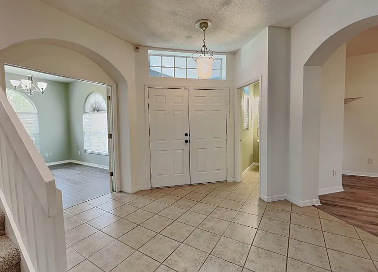 9525 Southern Garden Cir — Photo 2