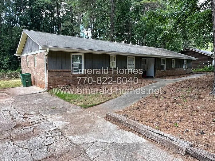 5333 Bishops Cir — Photo 1