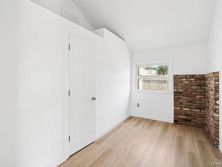 35 Gardners Ln — Photo 11