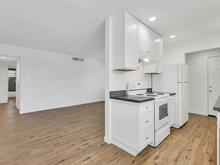 2405 Cava Ct #4 — Photo 5