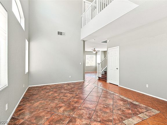 3rd image of 3514 Gloucester Gate St
