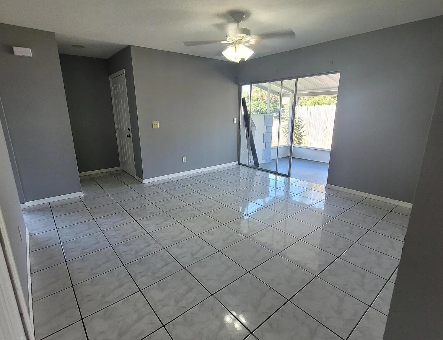 2 bed, 1.0 bath, 793 sqft, $1,490 — Photo 2
