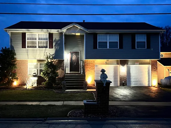 2818 223rd St, Sauk Village, IL 60411