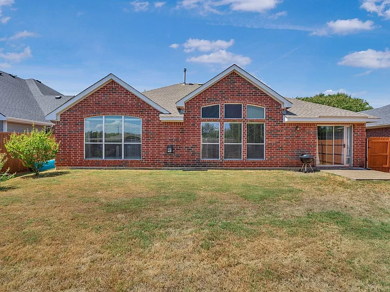 3917 Miramar Dr — Photo 25