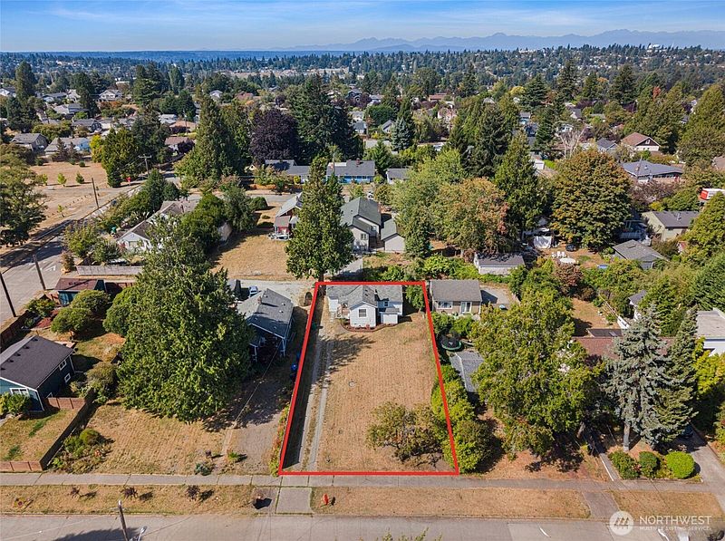 3rd image of 8143 10th Avenue SW