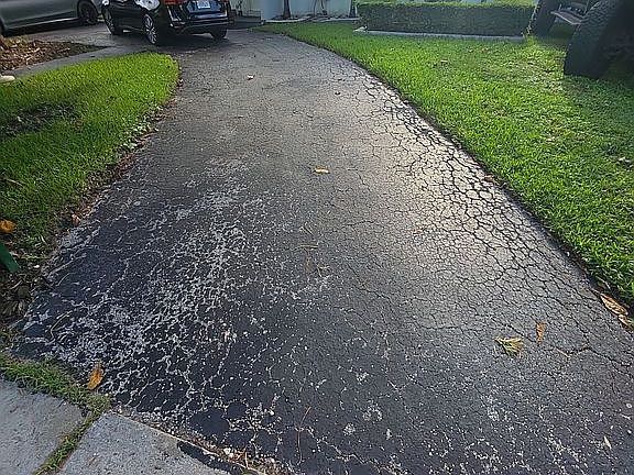 4th image of 13825 Monroe St