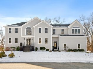 10 Bridle Spur Ln, Danvers, MA 01923