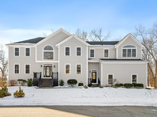 10 Bridle Spur Ln, Danvers, MA 01923