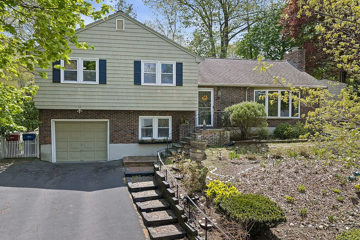 Building Photo - 34 Rivers Ln