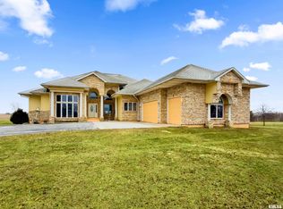 24211 N Carver Rd, Canton, IL 61520