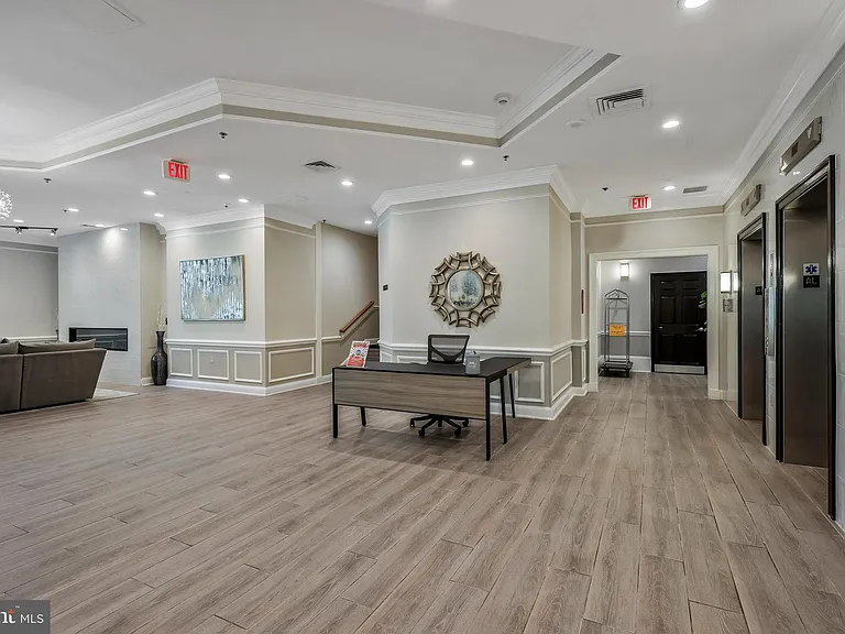 1001 N Vermont St #413 — Photo 13