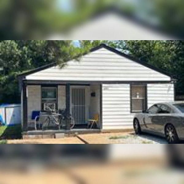 1st image of 2892 Douglass Ave