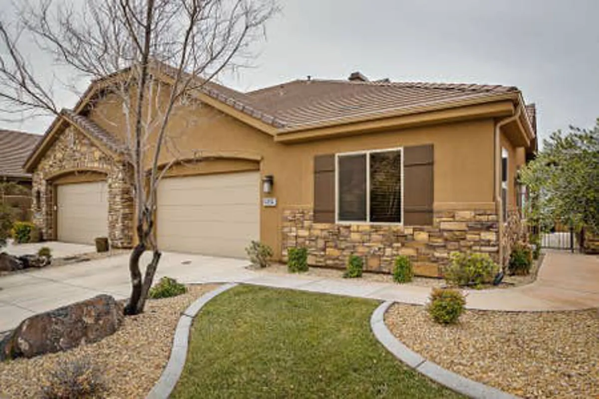 Building Photo - E Coral Ridge Dr