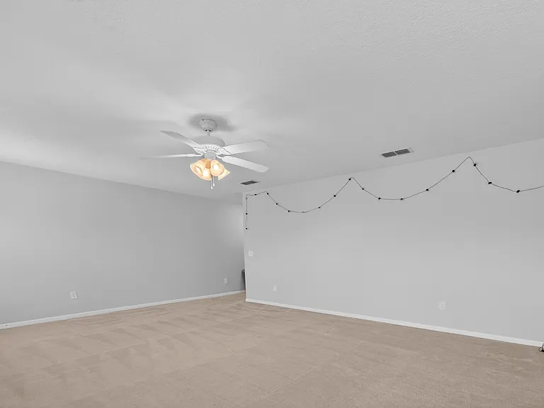 112 Kildrummy Ct — Photo 26