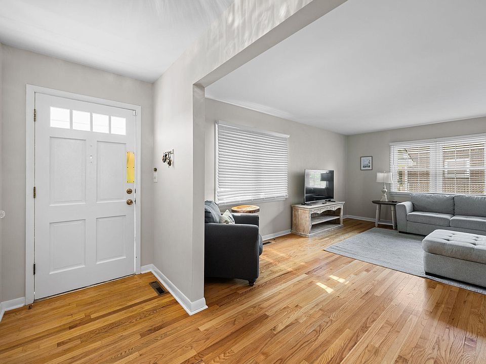 4105 Forest Plaza Dr, Hixson, TN 37343 | Zillow