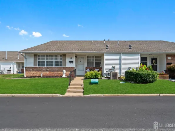 13 Minnesota Dr, Matawan, NJ 07747