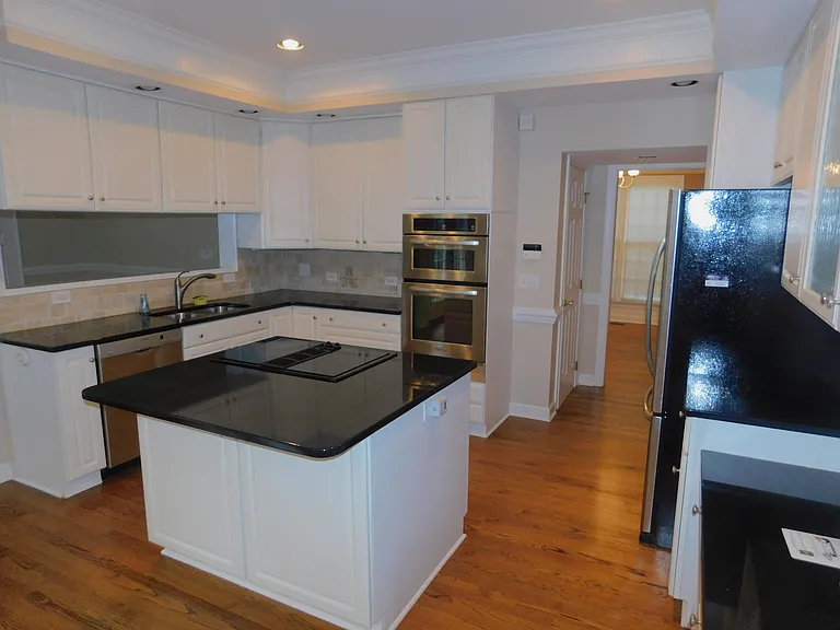 106 Southbank Dr — Photo 5