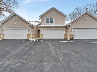 936 Treeline Ct, Lockport, IL 60441