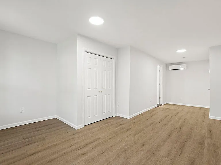 173 Van Horne St #1 — Photo 11