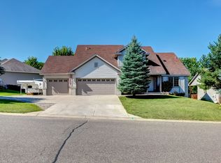 2010 Grant Dr, Northfield, MN 55057