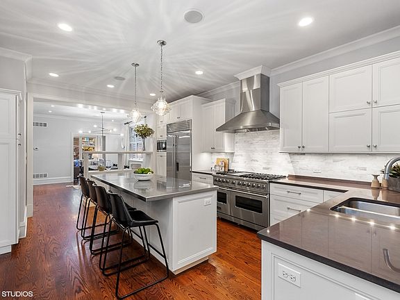 5th image of 4548 N Oakley Ave