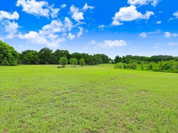 37352 Trilby Rd, Dade City, FL 33523