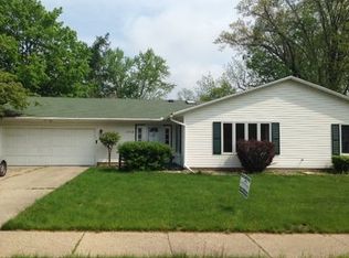 1719 Woodmont Dr, South Bend, IN