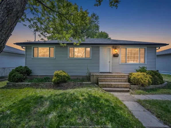 1583 Ferndale Ave, Windsor, ON N8T 2K3
